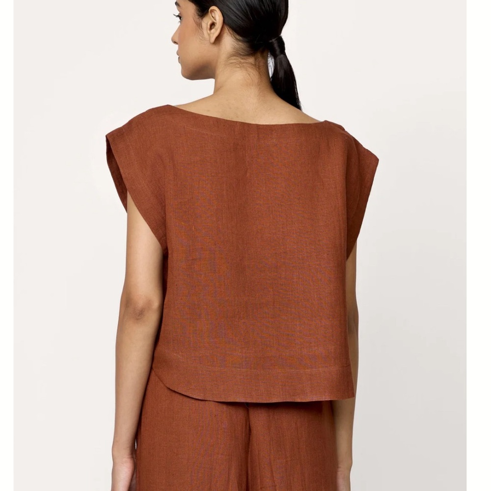 SALE! Brand new with tags Laude the label Ho-Low Top - Picture 3 of 5